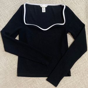 Contrast Neckline Top